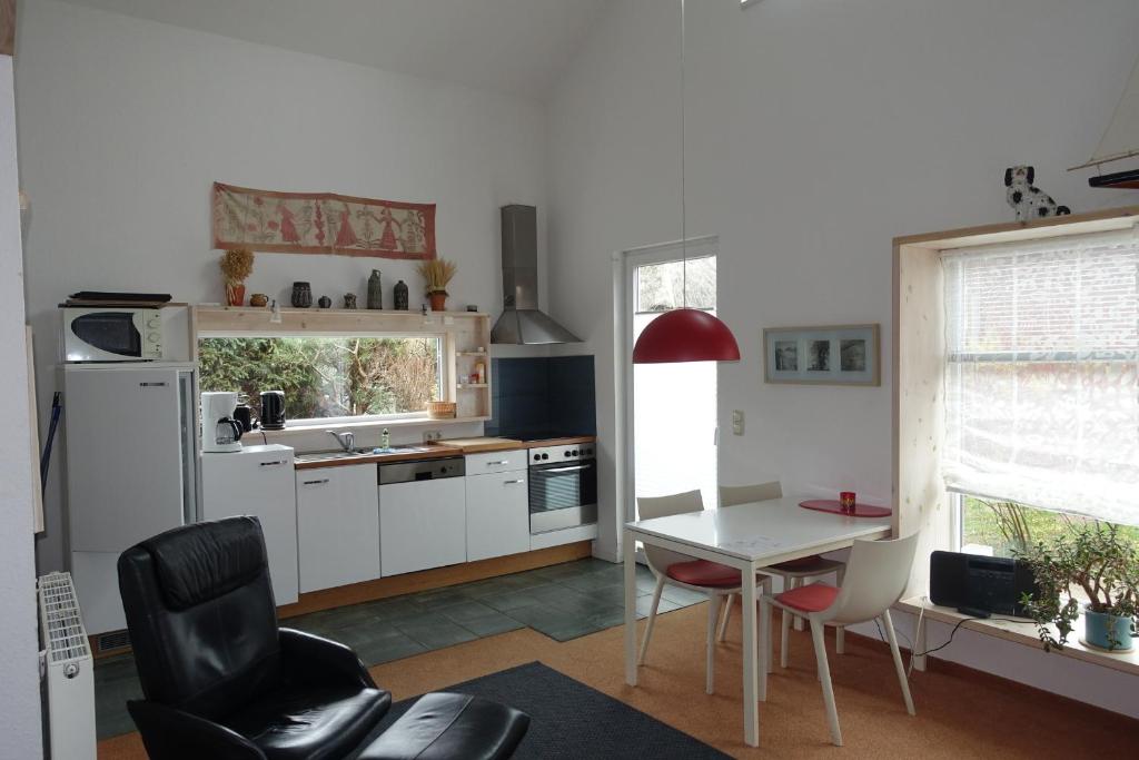 M Lau 1 room 1