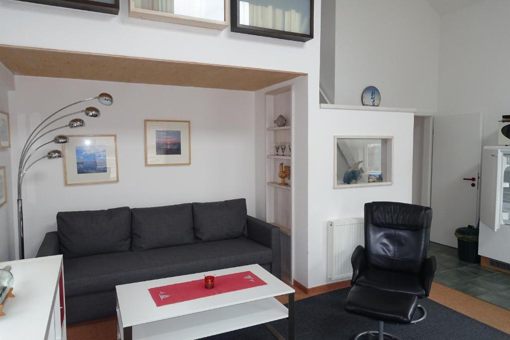 M Lau 1 room 2